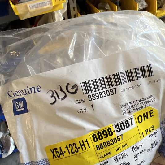 NEW Genuine OEM GM Inlet Air Duct Clamp Assembly 88983087