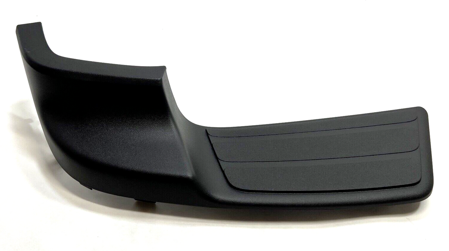 New OEM Genuine GM 2002-2008 Rear Driver Side Bumper Step Outer Pad 12335817