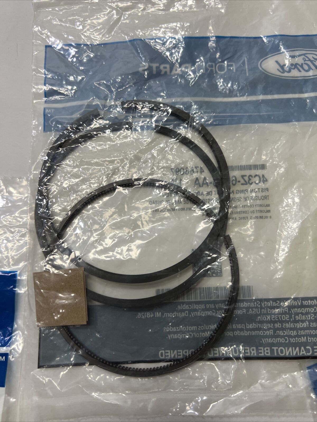 New OEM Ford Piston Rings Kit 6.0L Diesel Super Duty Econoline Vans 4C3Z6148AA