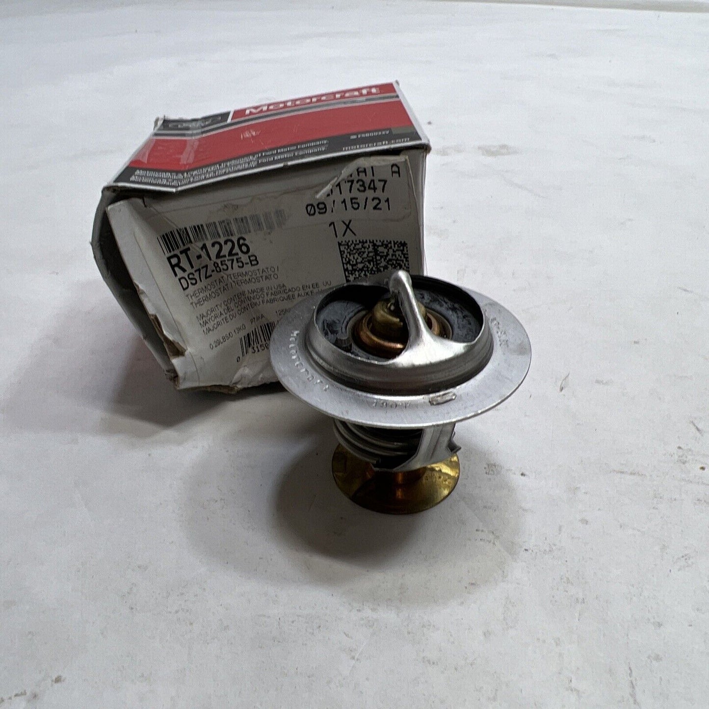 New OEM Ford Coolant Thermostat DS7Z-8575-B Motorcraft RT-1226