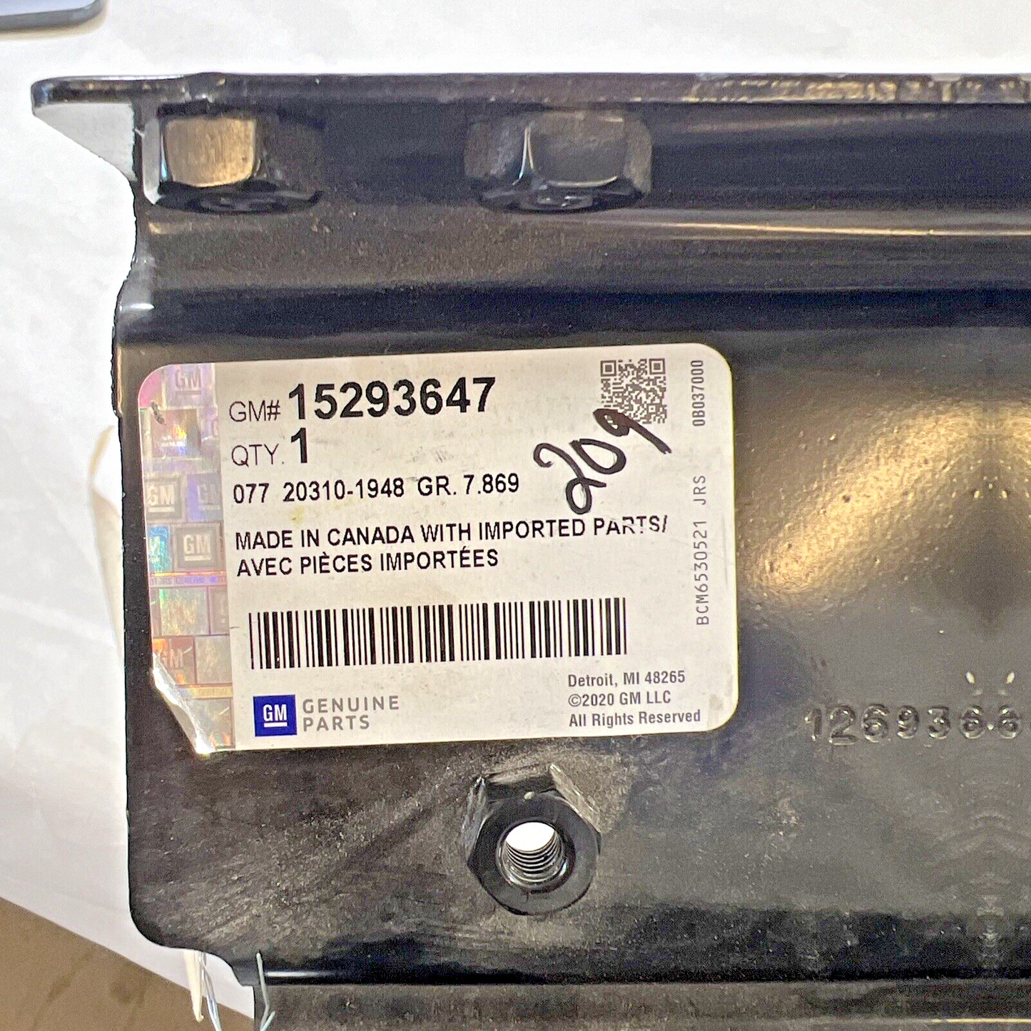 Genuine OEM GM Chevrolet Rear Left Driver Side Bumper Mount Bracket 15293647