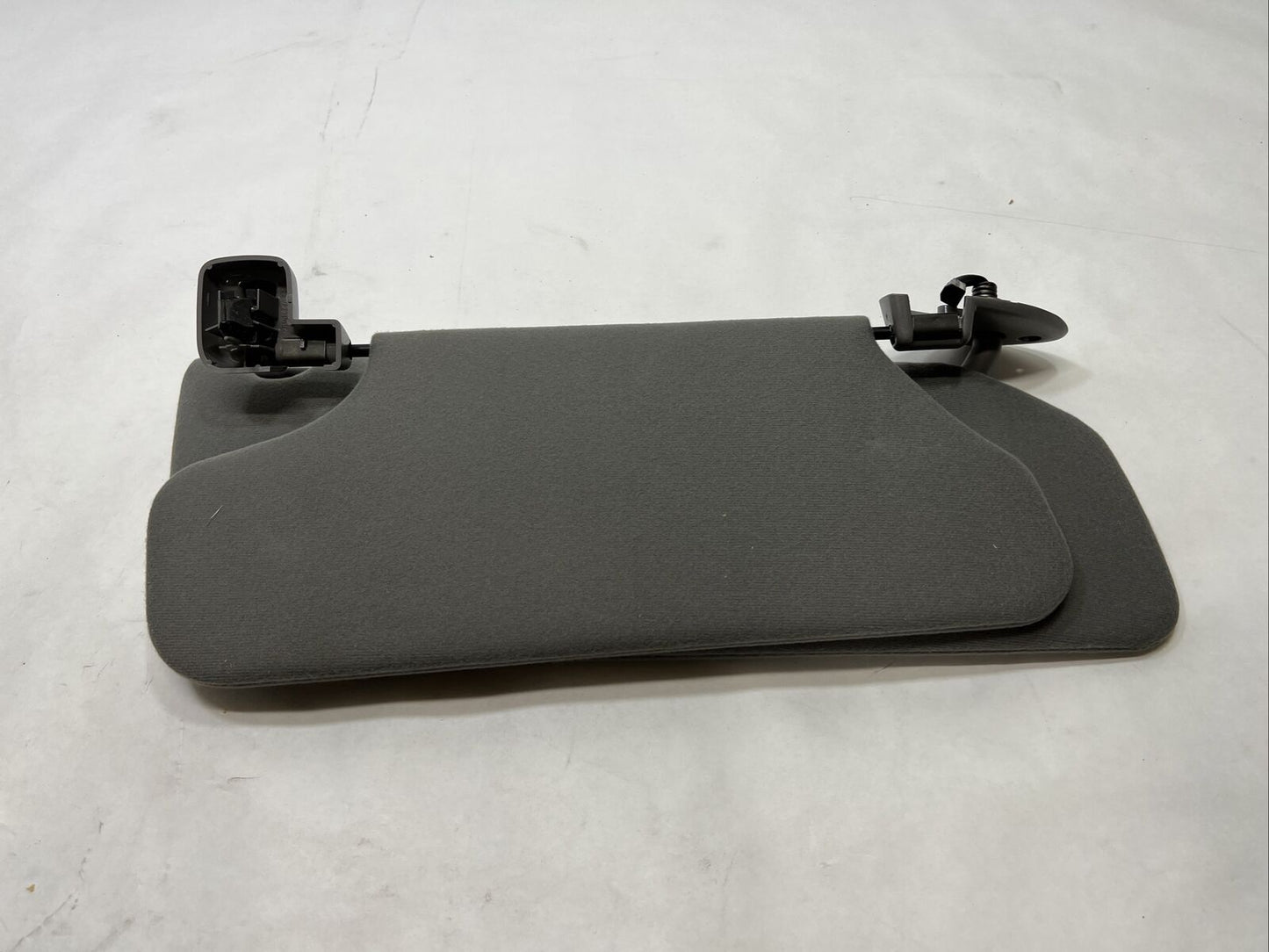 New OEM Ford Expedition Front Left Driver Side Sunvisor 1997-02 YL1Z7804105AAC