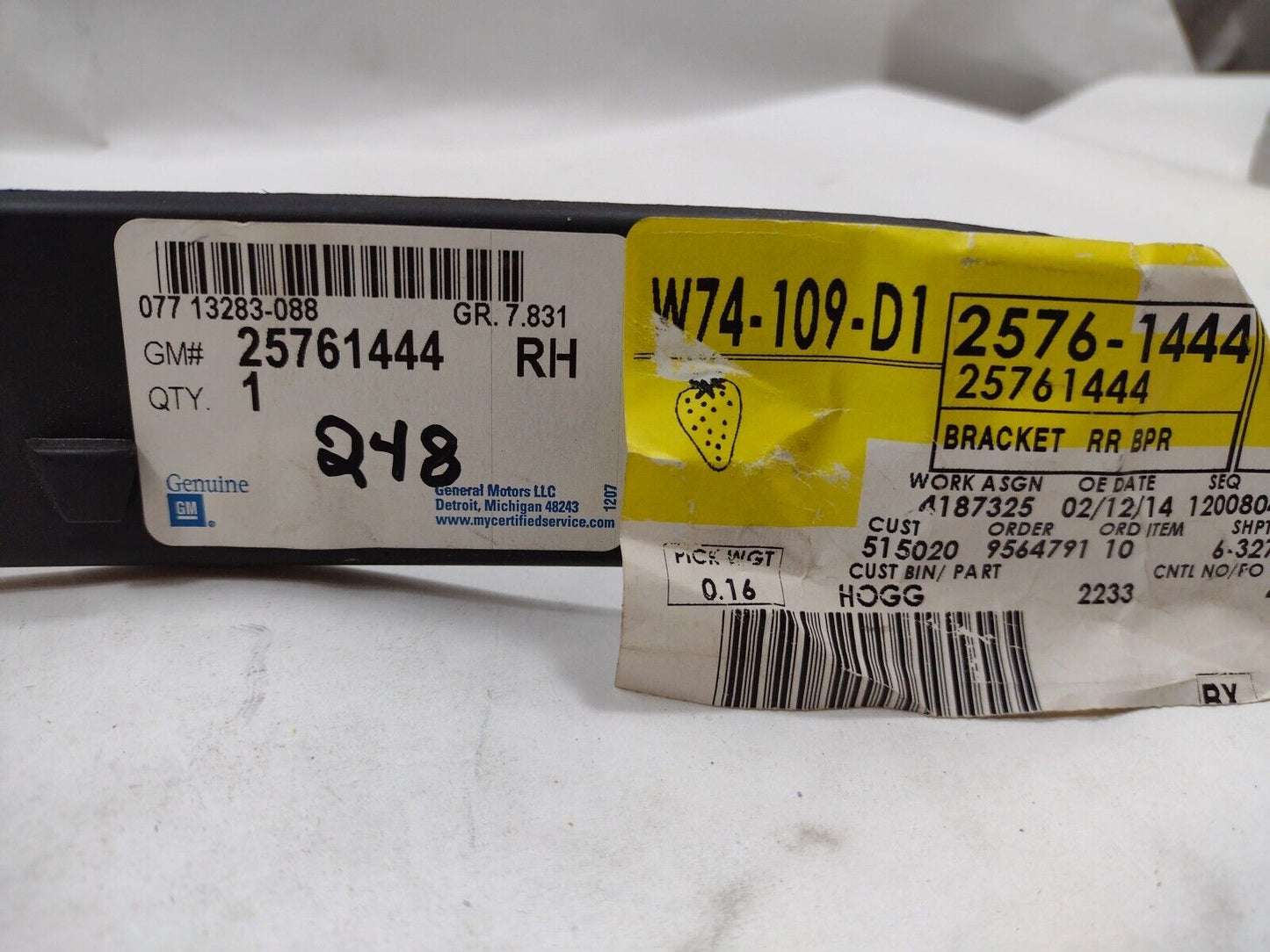 Genuine OEM GM Cadillac CTS Bumper Cover Mount Bracket 2003-2007 25761444