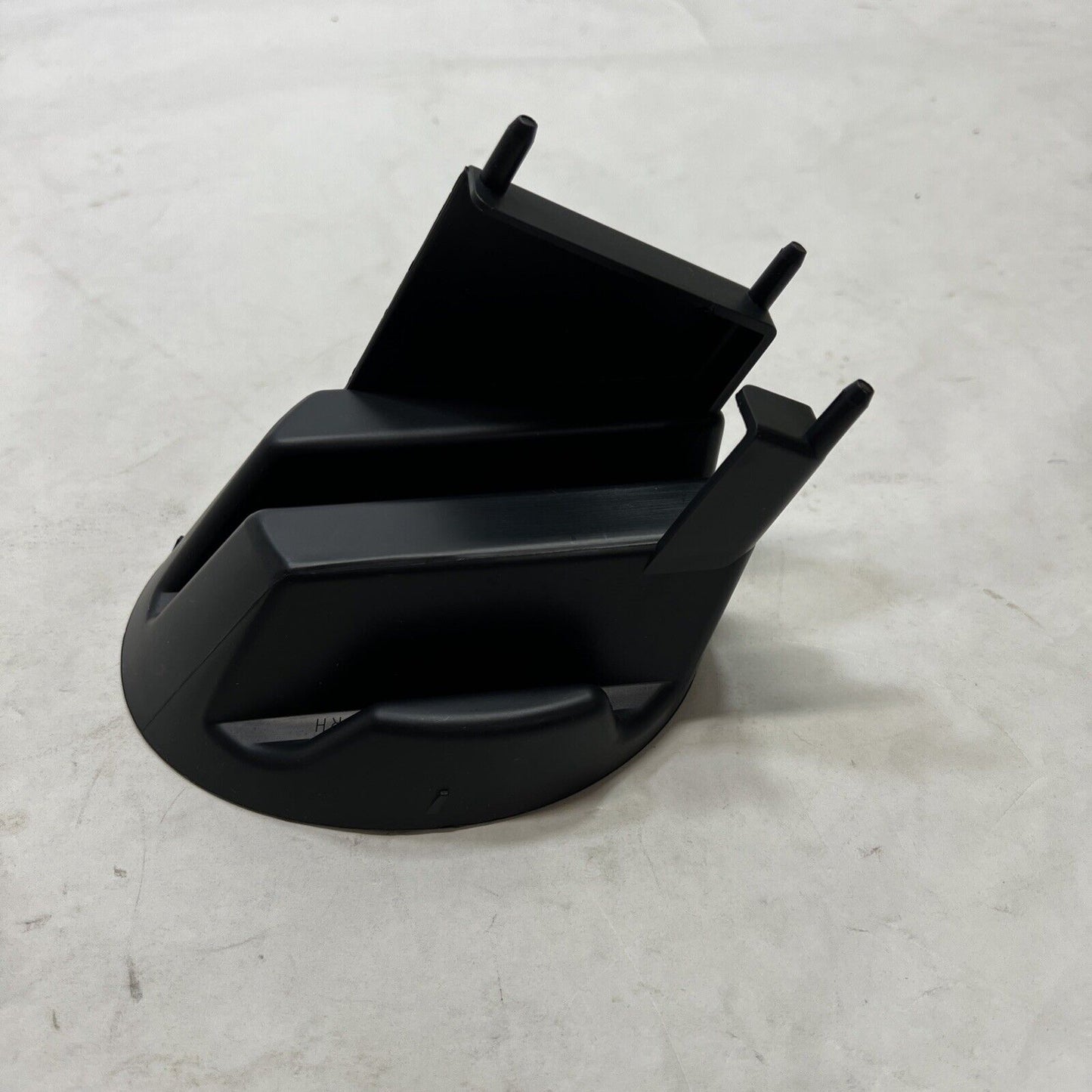 New OEM Genuine Ford Expedition Right Passenger Side Vent Cover 7L1Z17E810AA