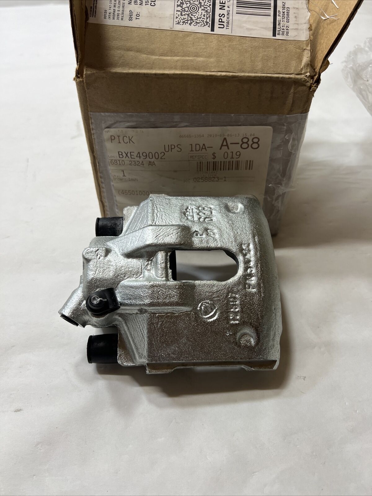 New OEM Genuine Fiat 500 2012 Right Passenger Side Disc Brake Caliper 68102324AA