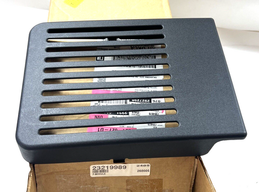 NEW Genuine OEM GM Cadillac SRX Cover Assembly-Bat 2.8L 2010-2011 20910616