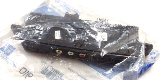 Genuine OEM GM Yukon Audio Player and USB Receptacle 2014-2020 23249910