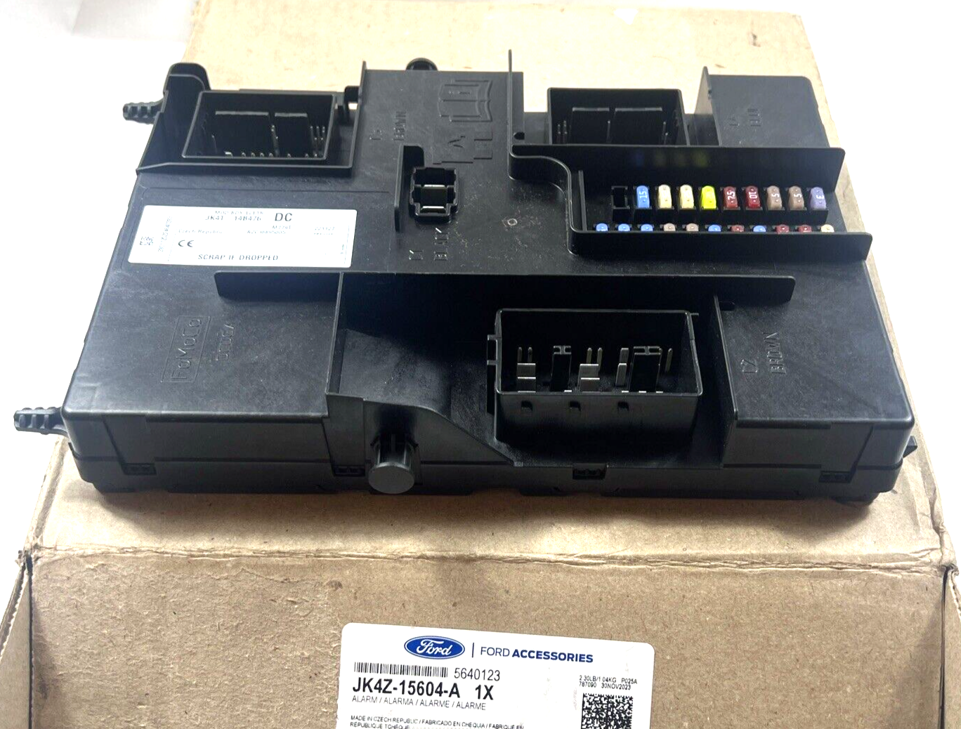 Genuine OEM Ford Transit Theft Locking Smart Junction Fuse Box 15-19 JK4Z15604A
