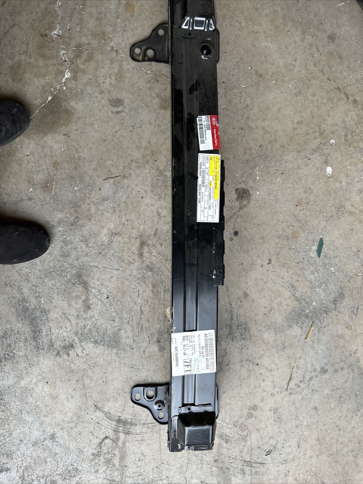 New OEM Kia Soul 2014-2019 Bumper Reinforcement Front 86530B2500