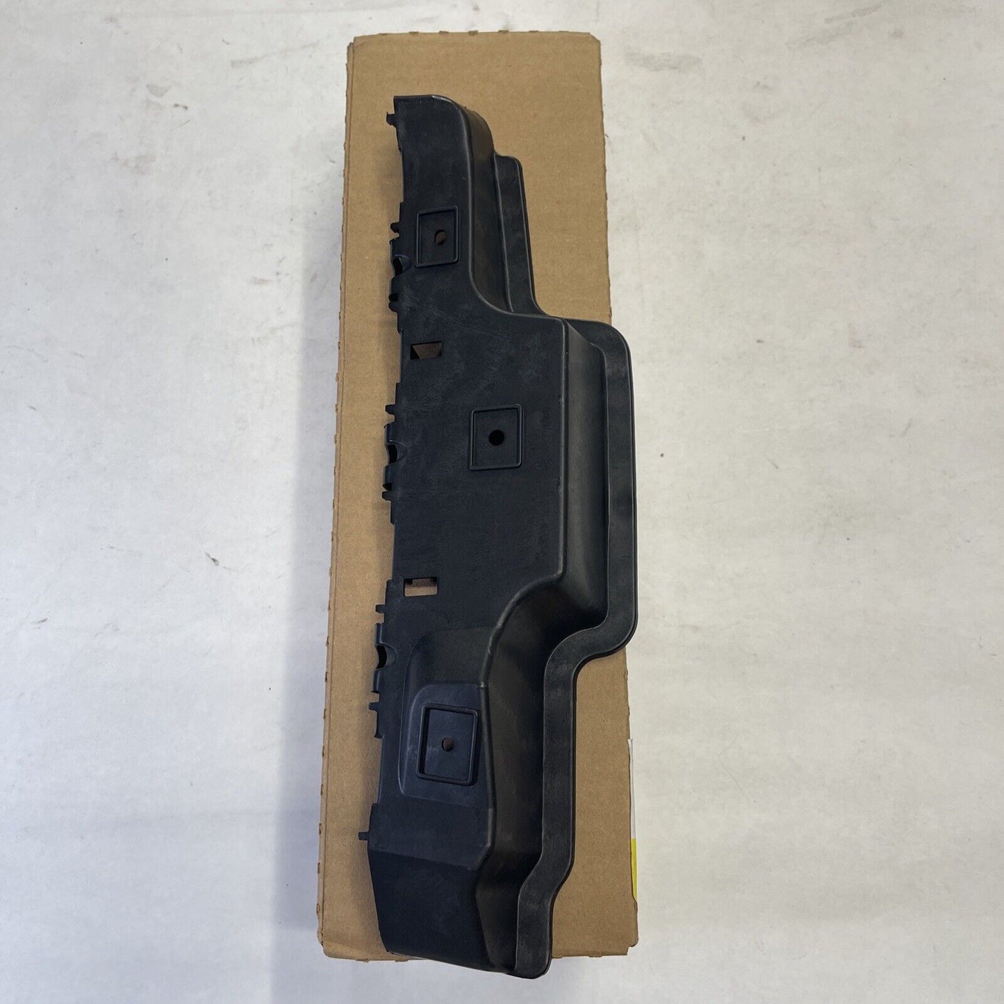 New OEM GM Front Right Bumper Bracket Upper 2010-2016 Cadillac SRX 22806472