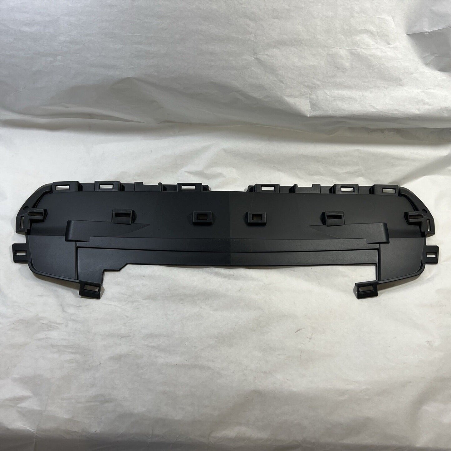 Genuine OEM GM Chevrolet Malibu Front Bumper Grille Air Deflector 2013 22883316