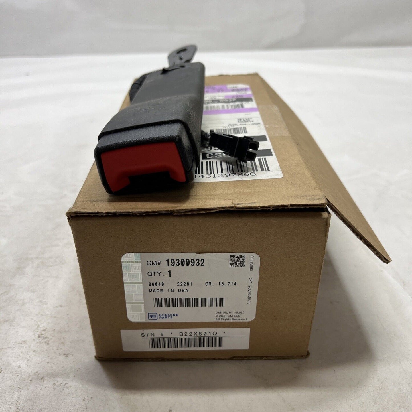 Genuine OEM GM Right Passenger Side Seat Belt with Buckle Black 19300932