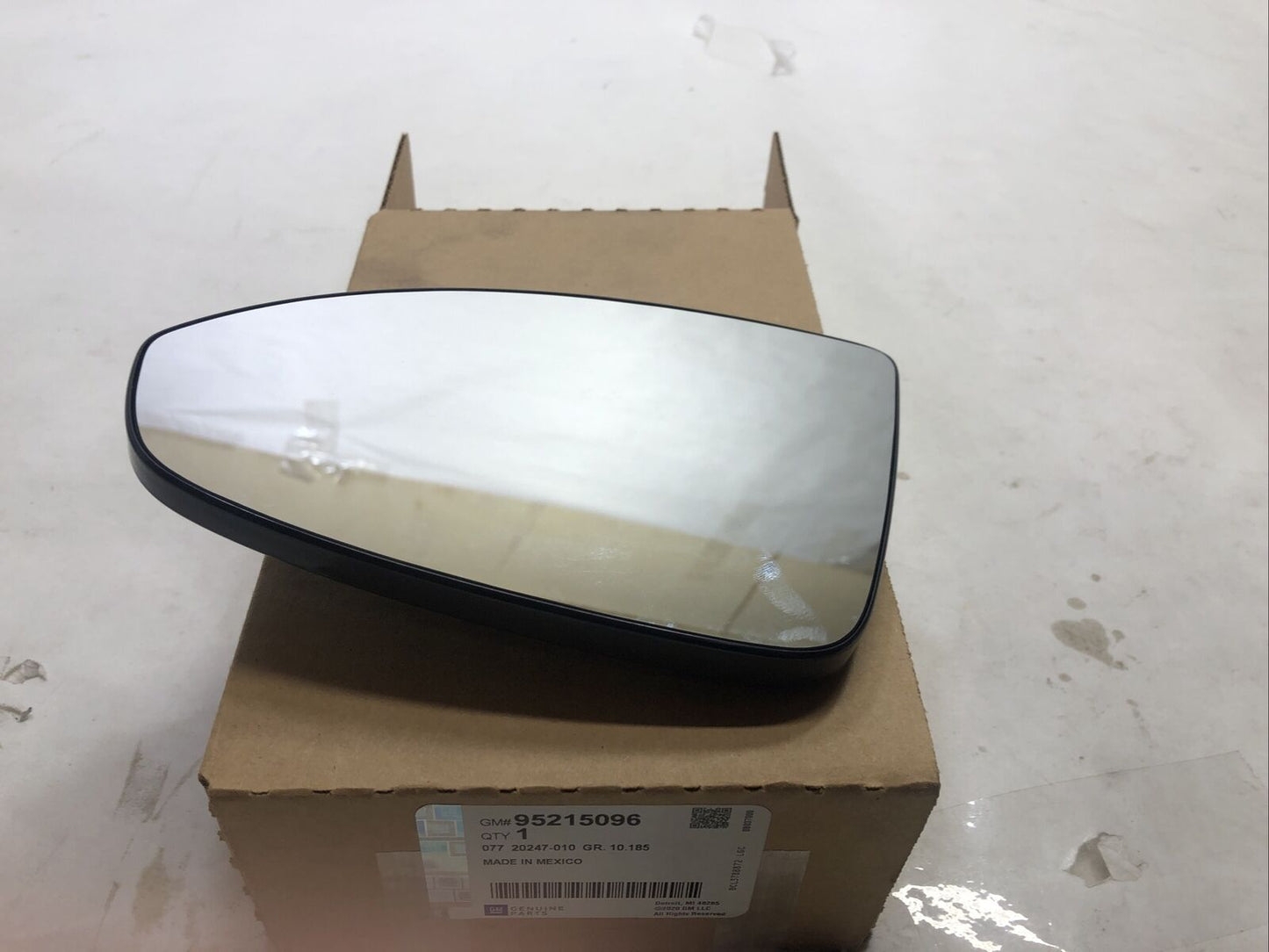 New OEM Genuine GM Chevrolet 2011-2016 Left Driver Side Door Mirror 95215096