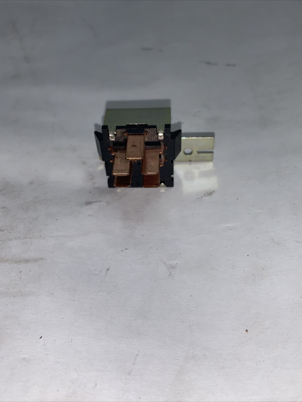 New OEM GM Blower Control Switch 16147657 ( DN4747 Bin DS41)