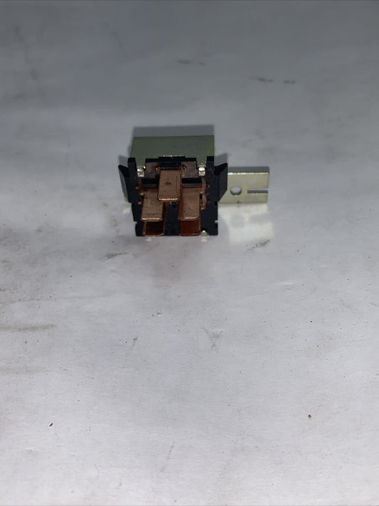 New OEM GM Blower Control Switch 16147657 ( DN4747 Bin DS41)