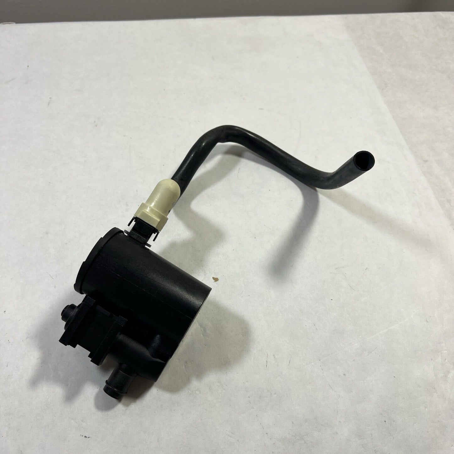 Genuine OEM GM ACDelco Vapor Canister Vent Solenoid 2005-2007 2141362