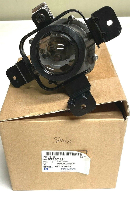 New OEM GM Chevy Spark Fog Light Lamp Passenger Side *DAMAGED* 2013-15 95987121