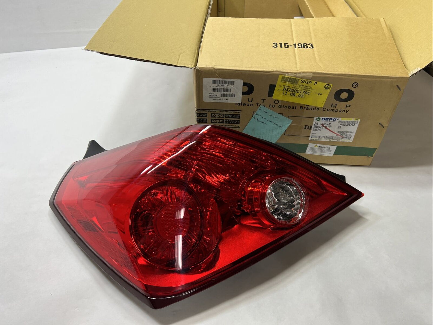 New OEM Genuine Nissan Altima 2008-2013 Tail Light Driver Side LEFT 26555JB100