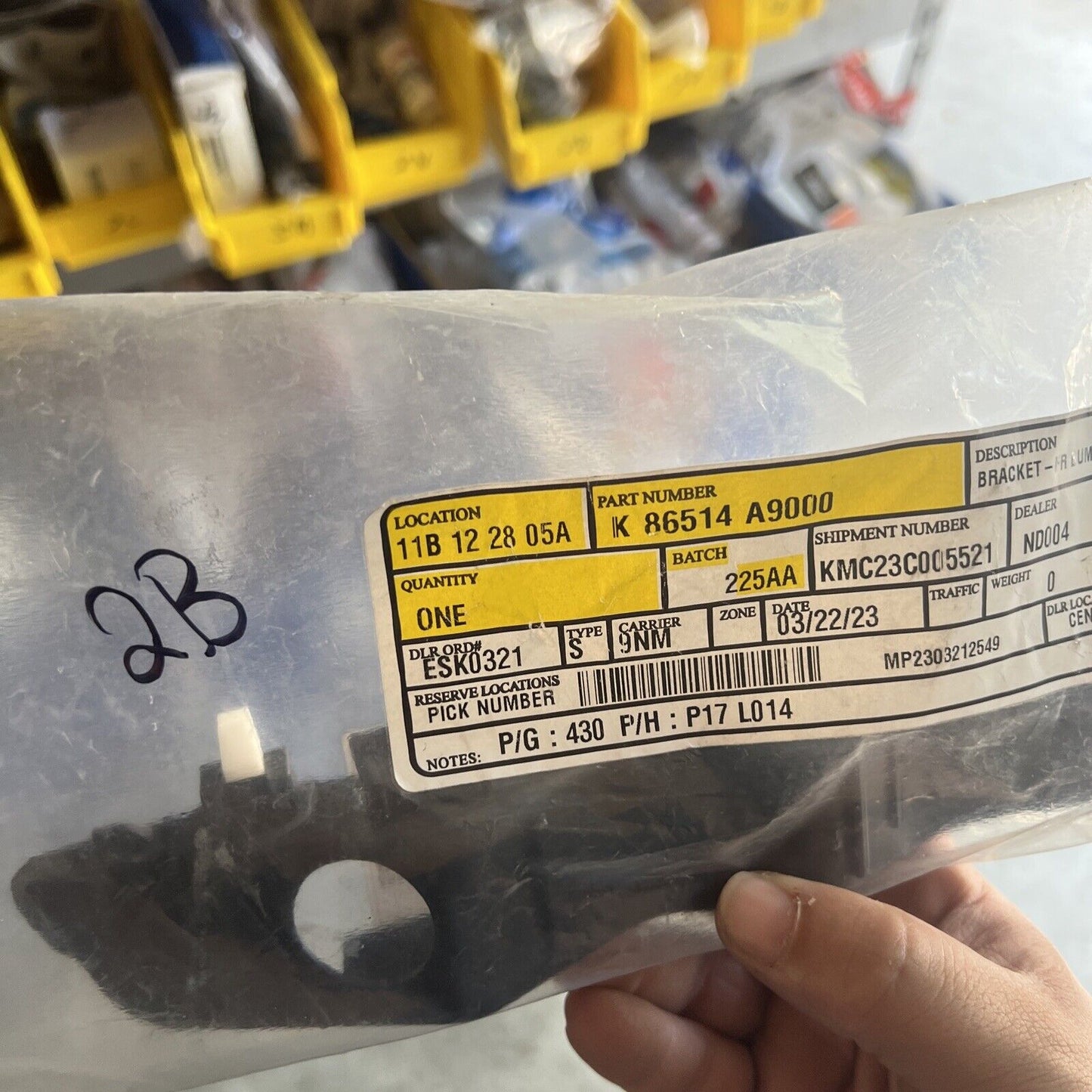 Genuine OEM Kia Sedona Right Passenger Side Front Bumper Bracket 86514A9000