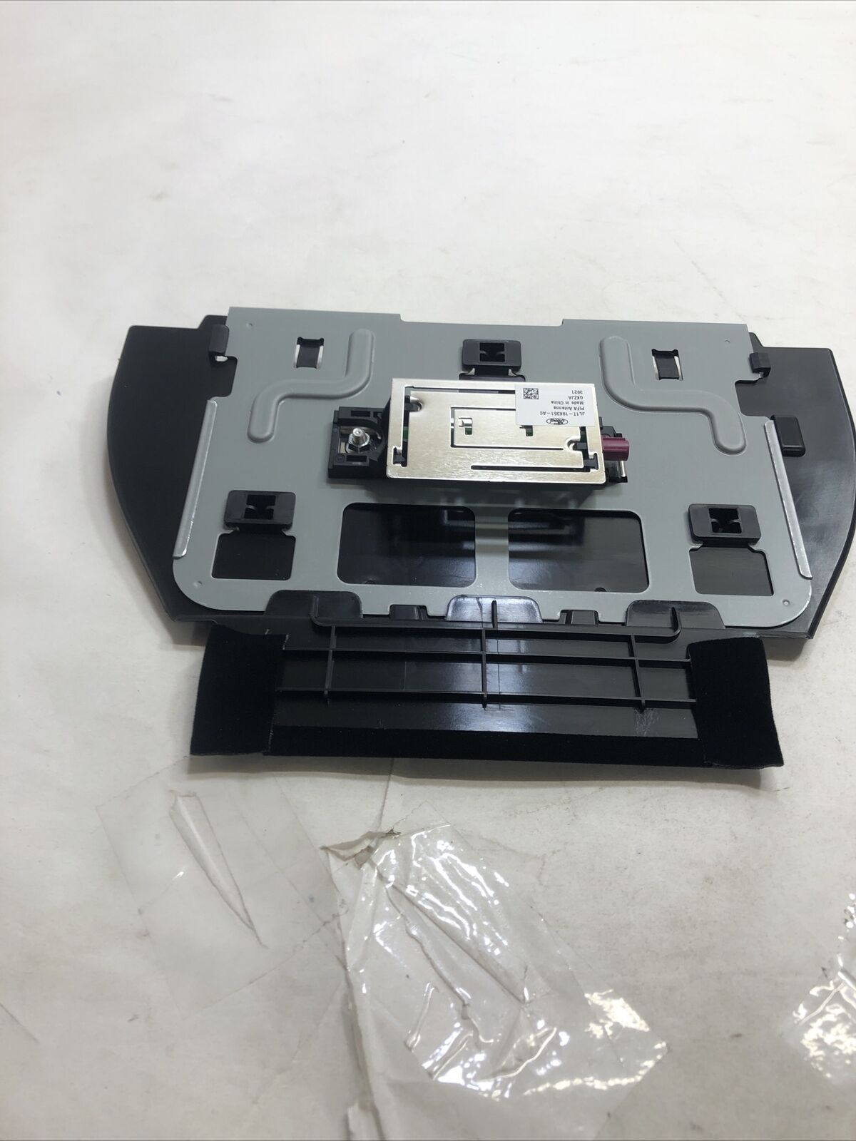 New OEM Ford Expedition Antenna Radio Control Module JL1Z-19A390-AB