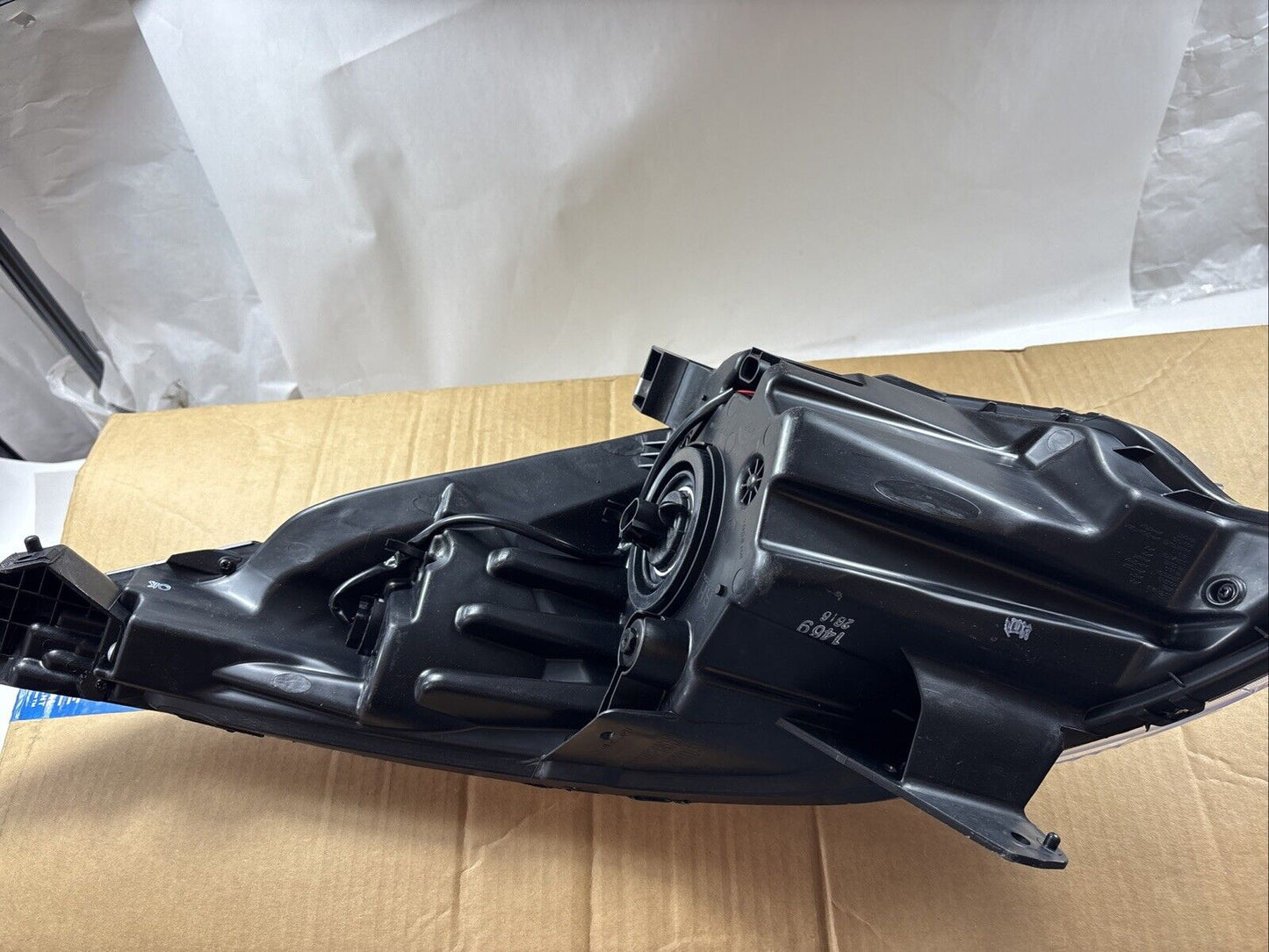 Genuine OEM GM Chevy Spark Passenger Right Headlight 2013-2016 95281469