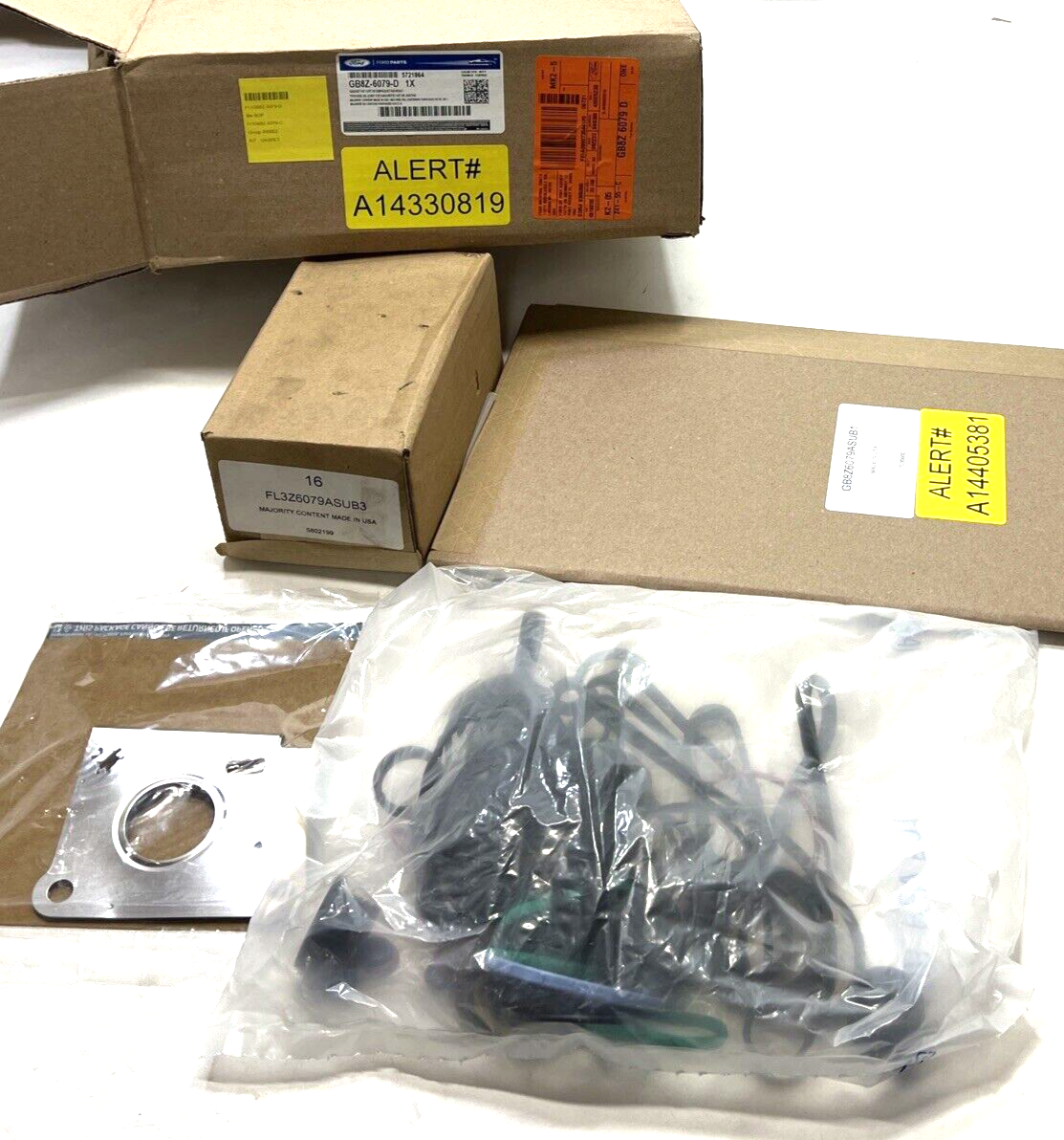 New OEM Genuine Ford Kit Gasket GB8Z-6079-D