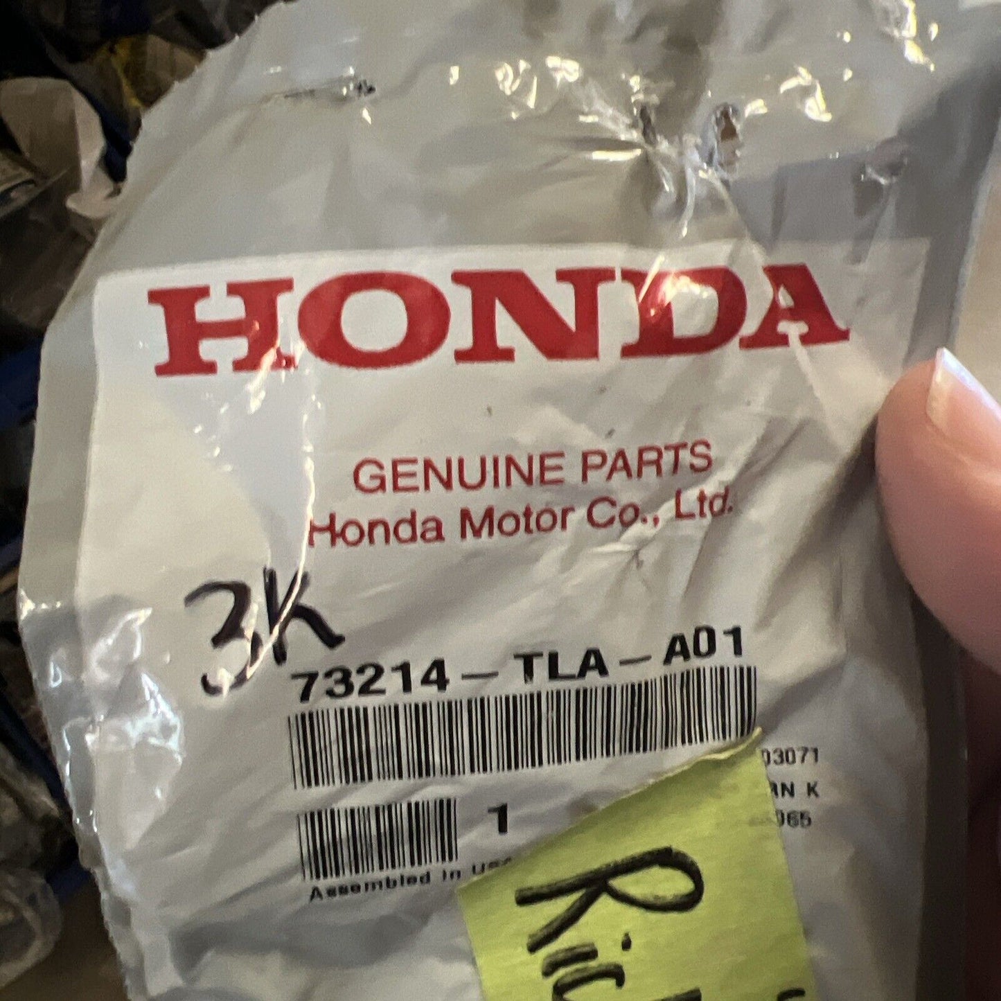 New OEM Genuine Honda CR-V 17-21 Windshield Corner Molding 73214tlaa01