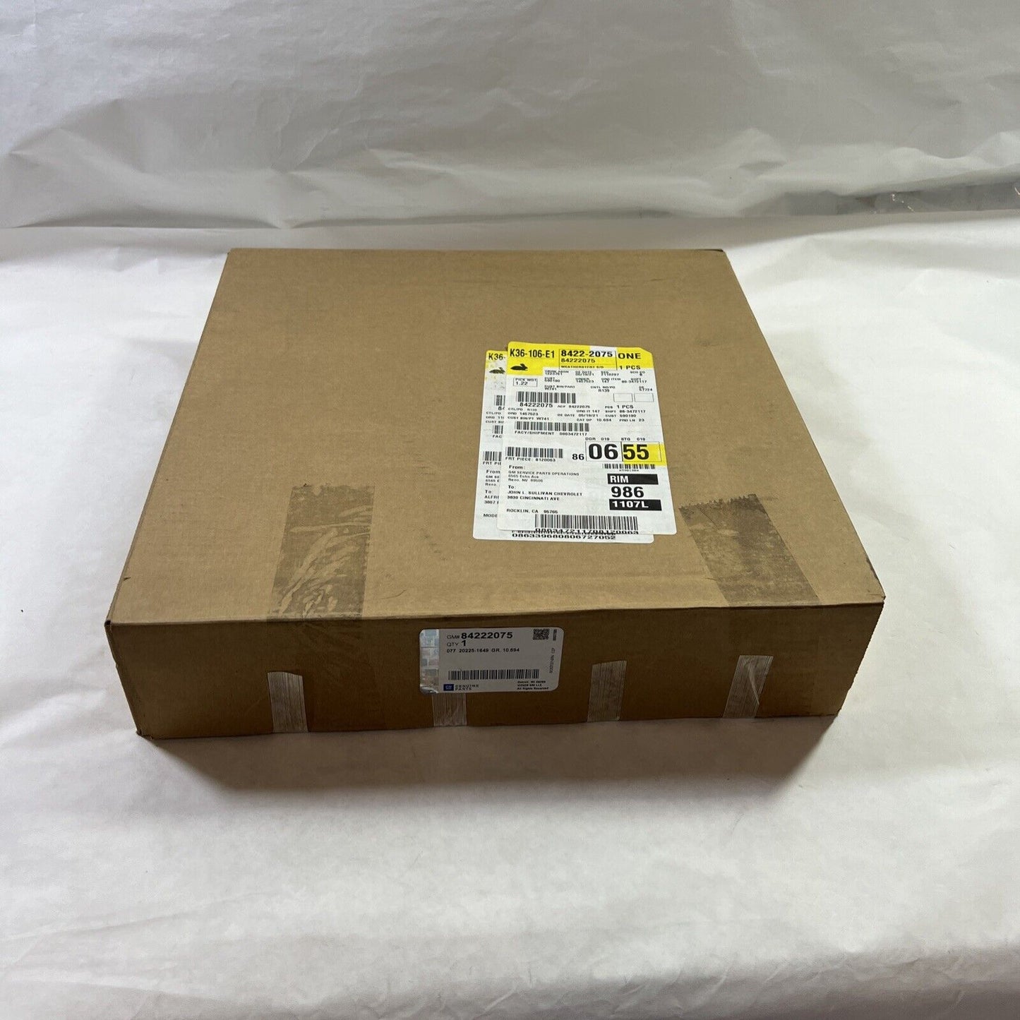 Genuine OEM GM Chevrolet Left Driver Side Door Weatherstrip Seal 18-23 84222075