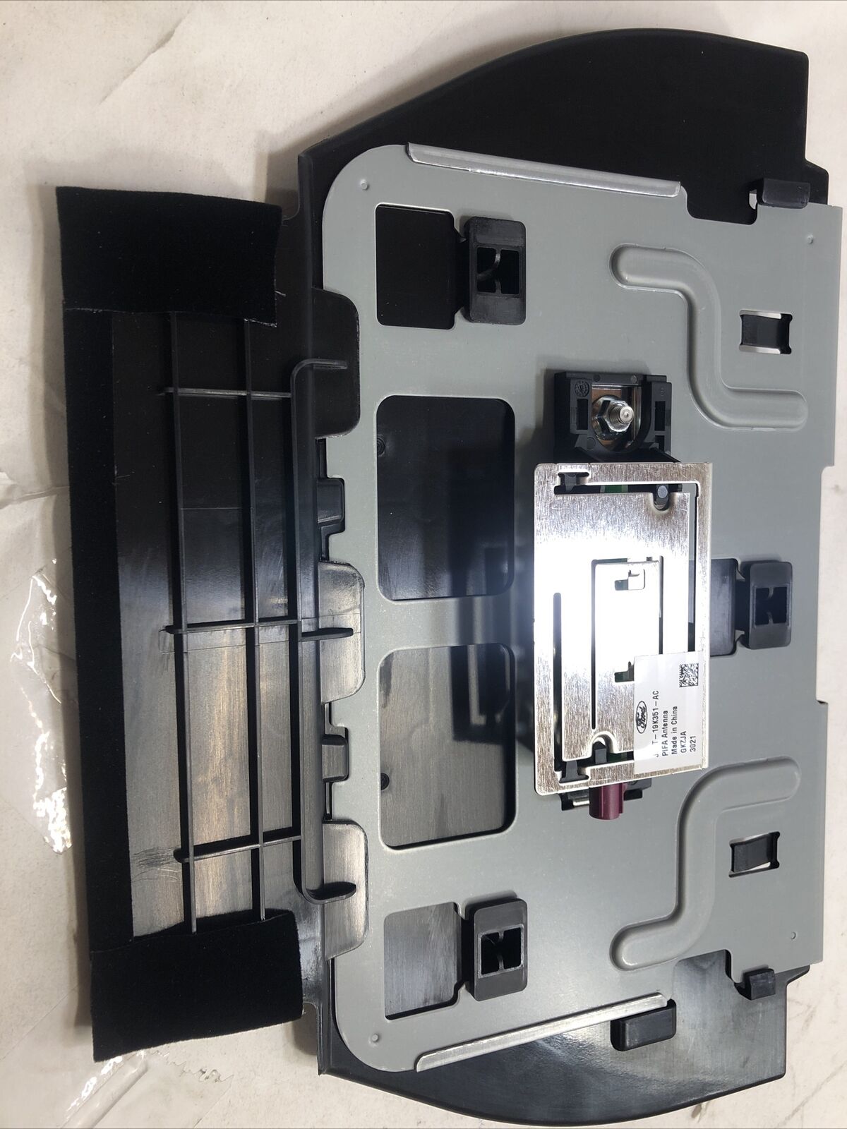 New OEM Ford Expedition Antenna Radio Control Module JL1Z-19A390-AB