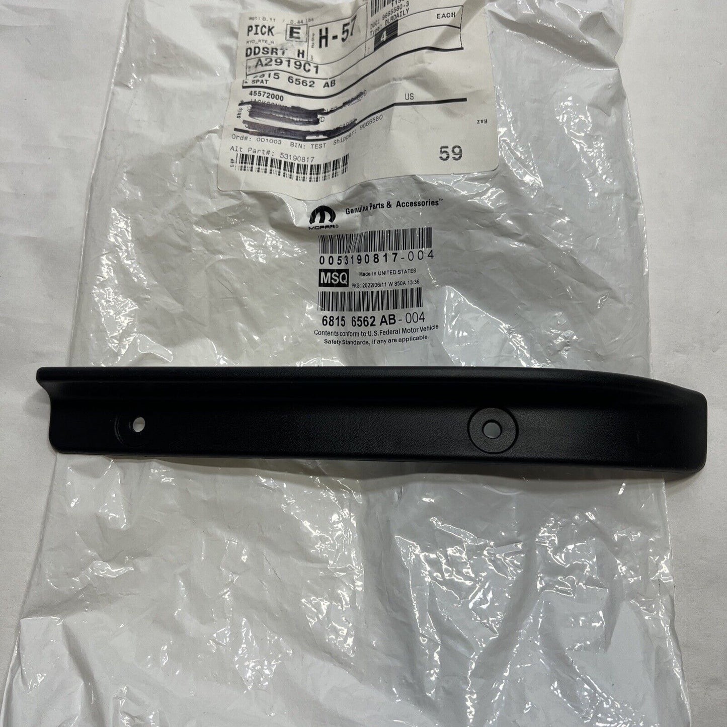 New OEM Genuine Mopar Cherokee Right Passenger Side Flare Extension 68156562AB