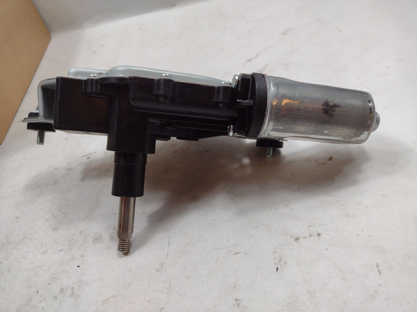 Genuine OEM GM Chevy Captiva Sport Wiper Motor 2008-2015 25963804