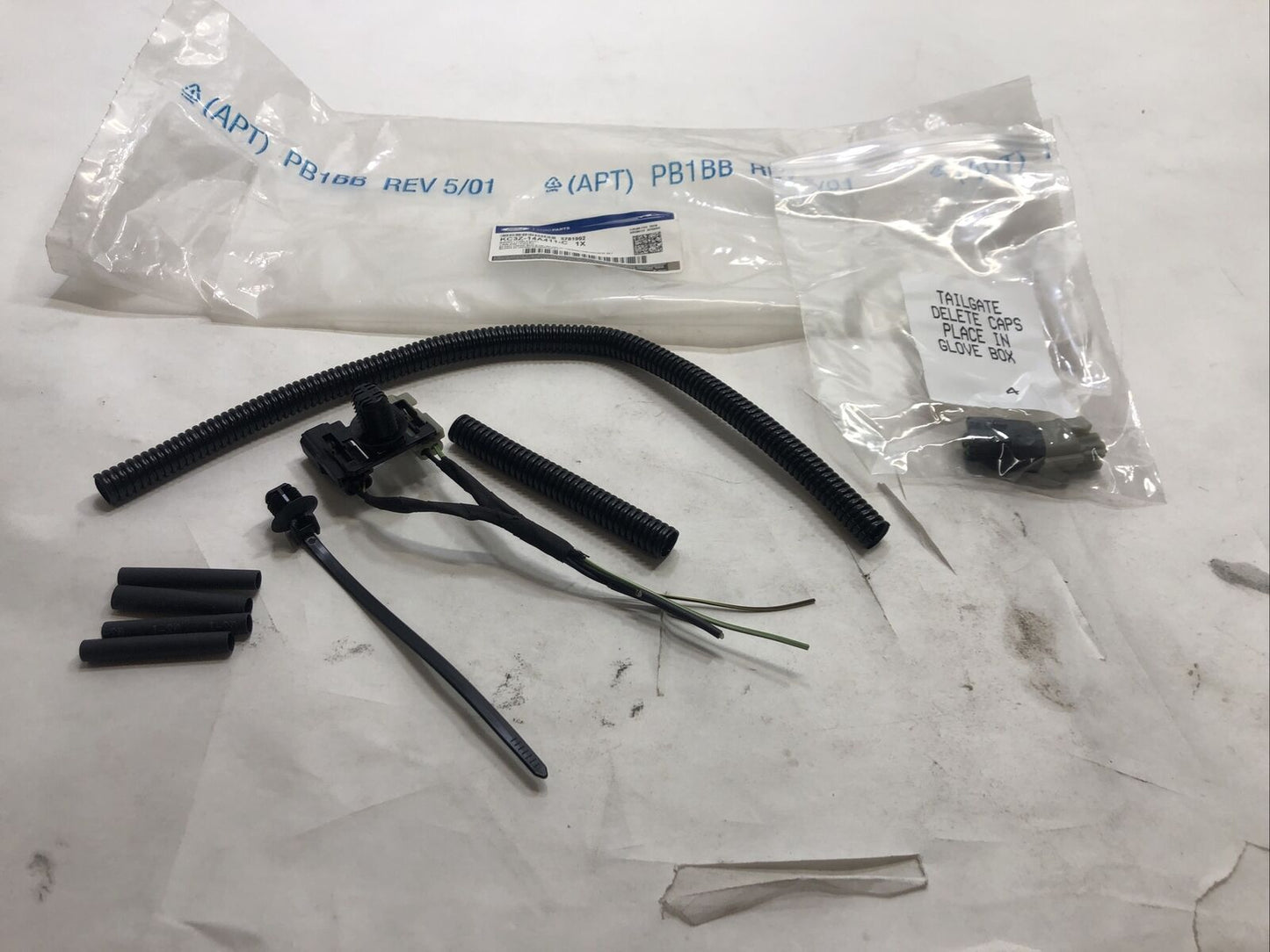 NEW GENUINE FORD WIRE ASY JUMPER  KC3Z14A411C