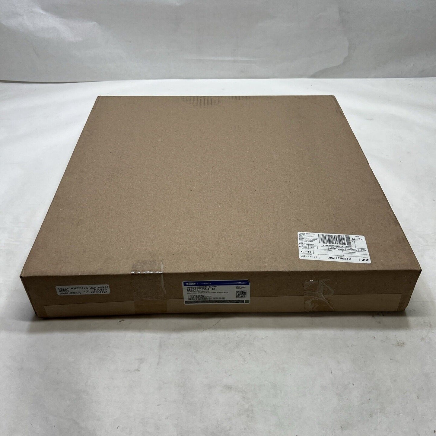 New OEM Genuine Ford Explorer 2021-2023 Door Weather Strip LB5Z7820531A