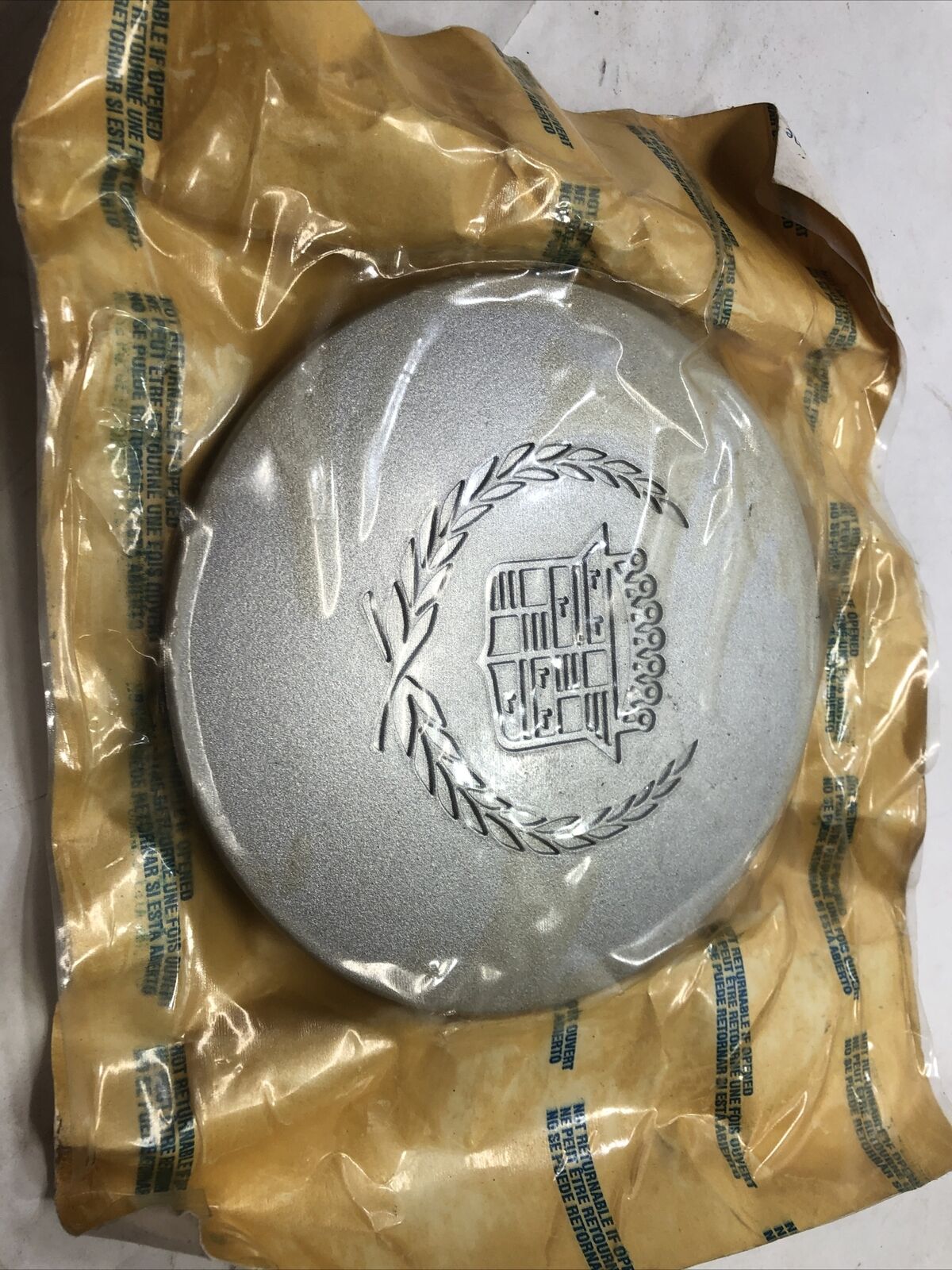 New OEM GM Wheel Center Hub Cap Insert Cadillac Silver 3539326