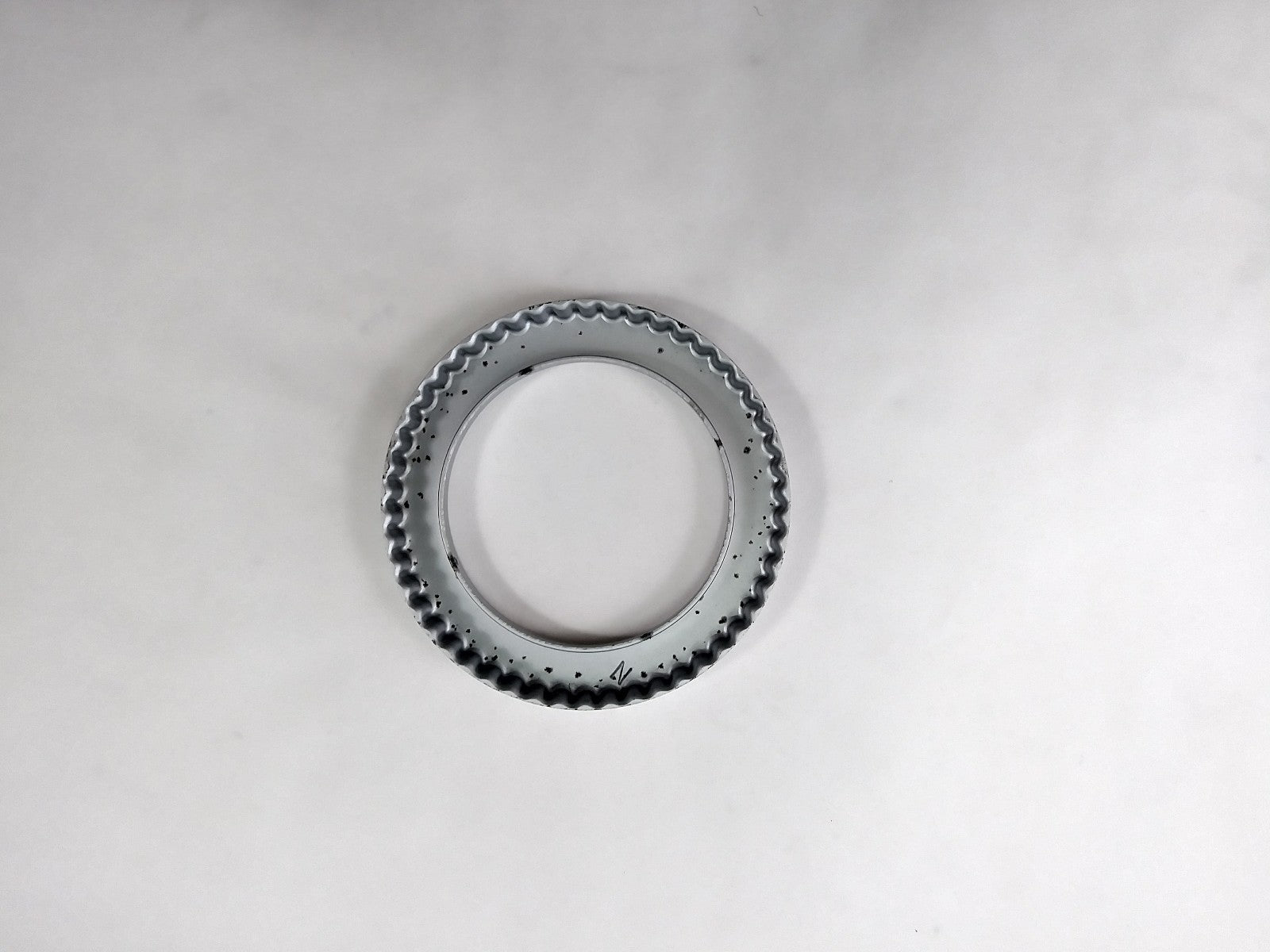 47298077