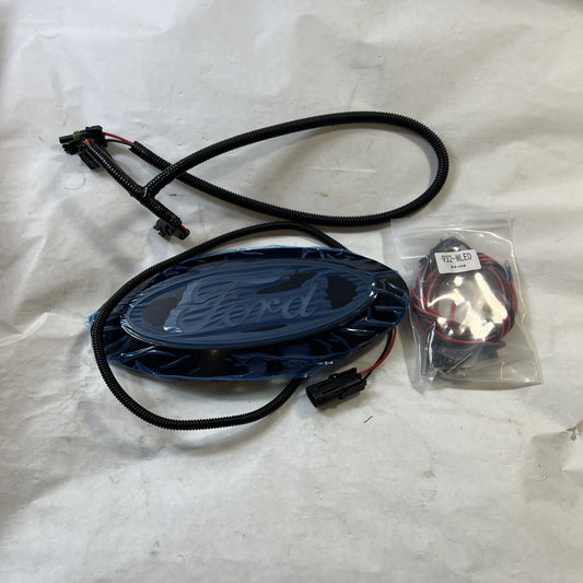 NEW OEM Ford Lighted Grille Emblem w/ Halogen Headlamps with Camera VML3Z8A224C