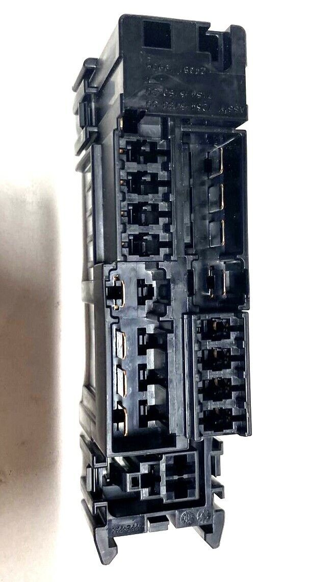 New OEM Nissan Fuse & Relay Box 243817990A