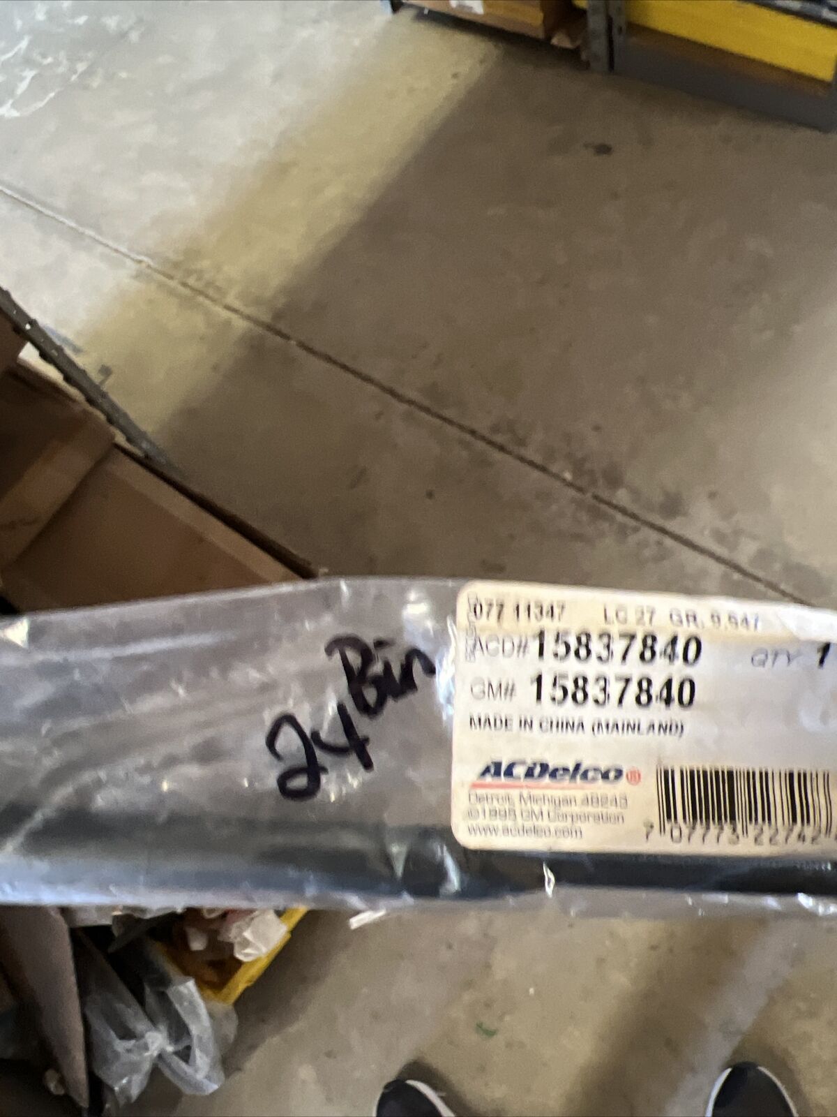New OEM Genuine GM Radio Antenna 15837840