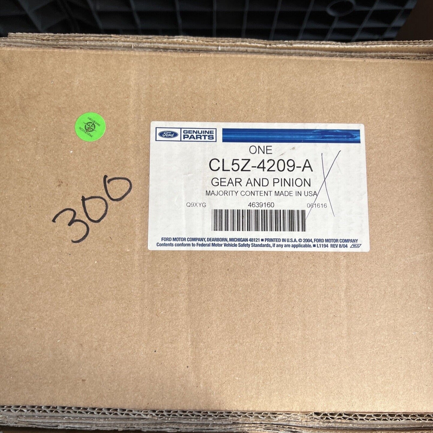 New OEM Genuine Ford Crown Victoria 1984-2011 Ring & Pinion CL5Z4209A