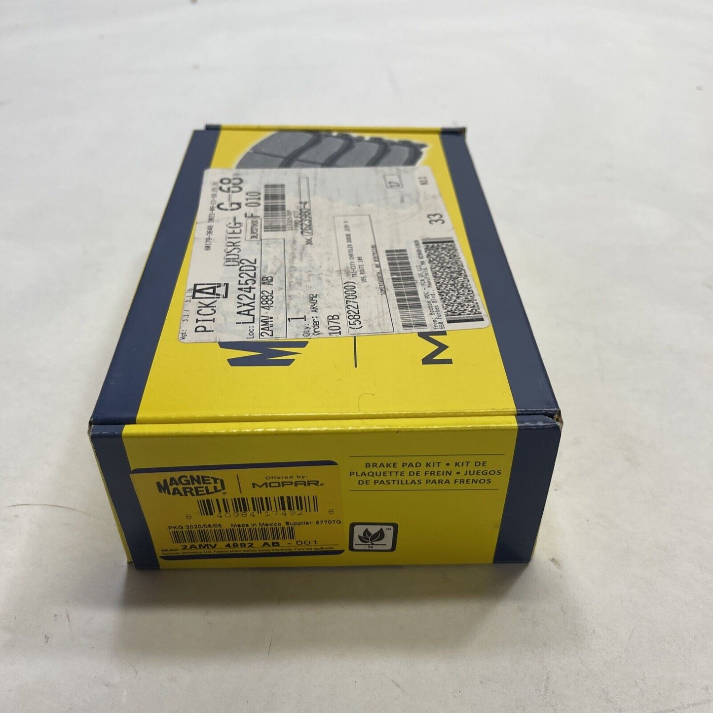 New OEM Genuine Mopar Pad Kit Rear Disc Brake 2AMV4882AB