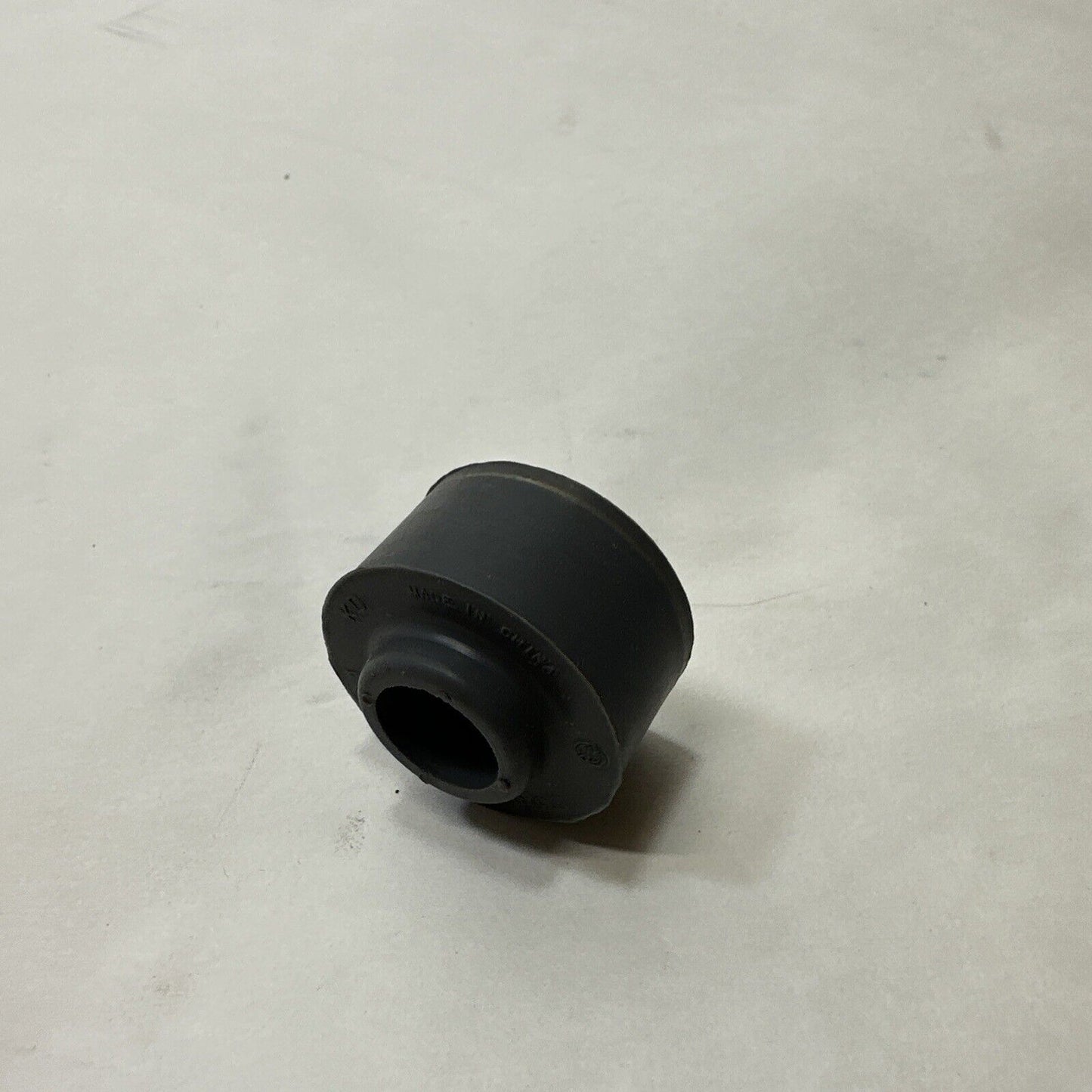 New Detroit Diesel Rocker Cover Bolt Isolator 23517911