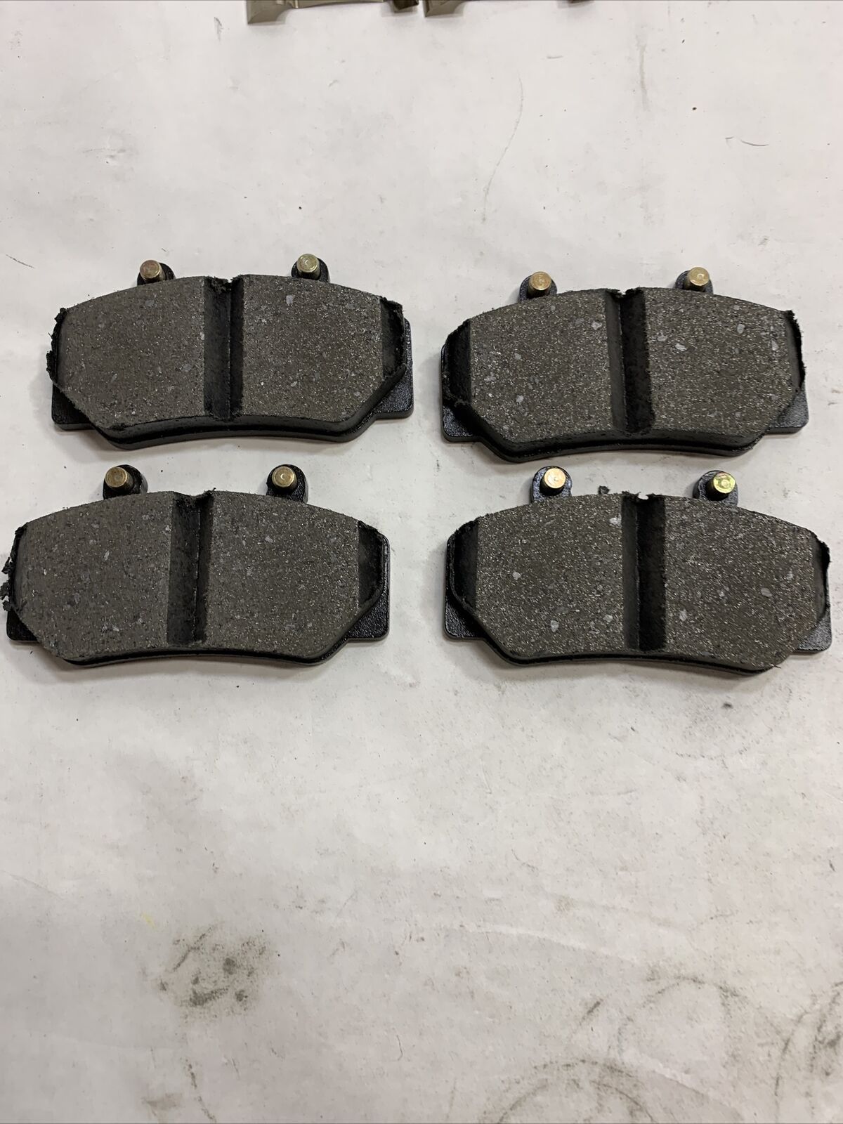 New OEM Genuine 31261181 Semi-Metallic Front Disc Brake Pads