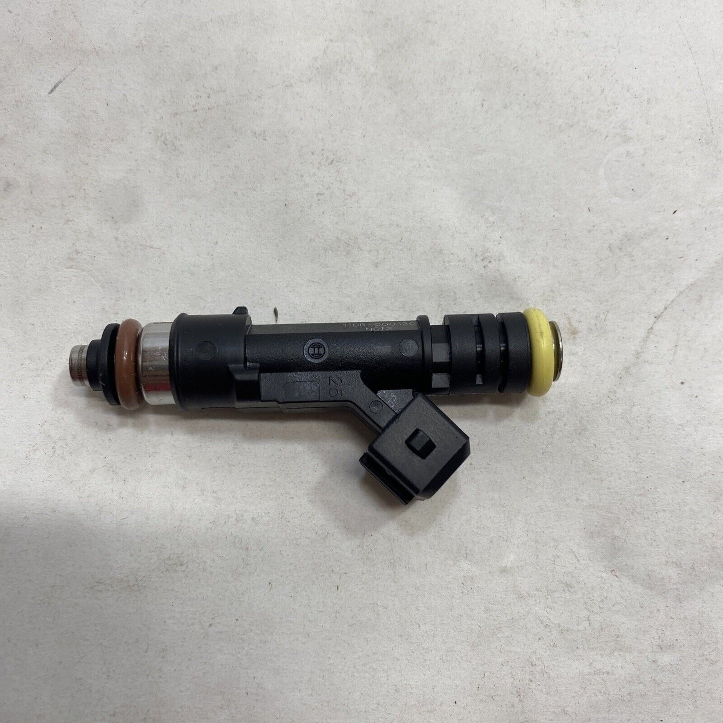 New OEM John Deere Fuel Injector GENUINE RE553793