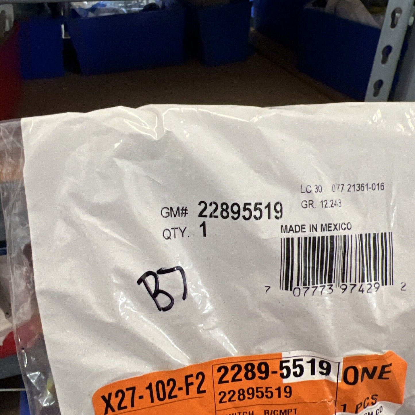 Genuine OEM GM Enclave Liftgate Release Switch 2008-2017 22895519