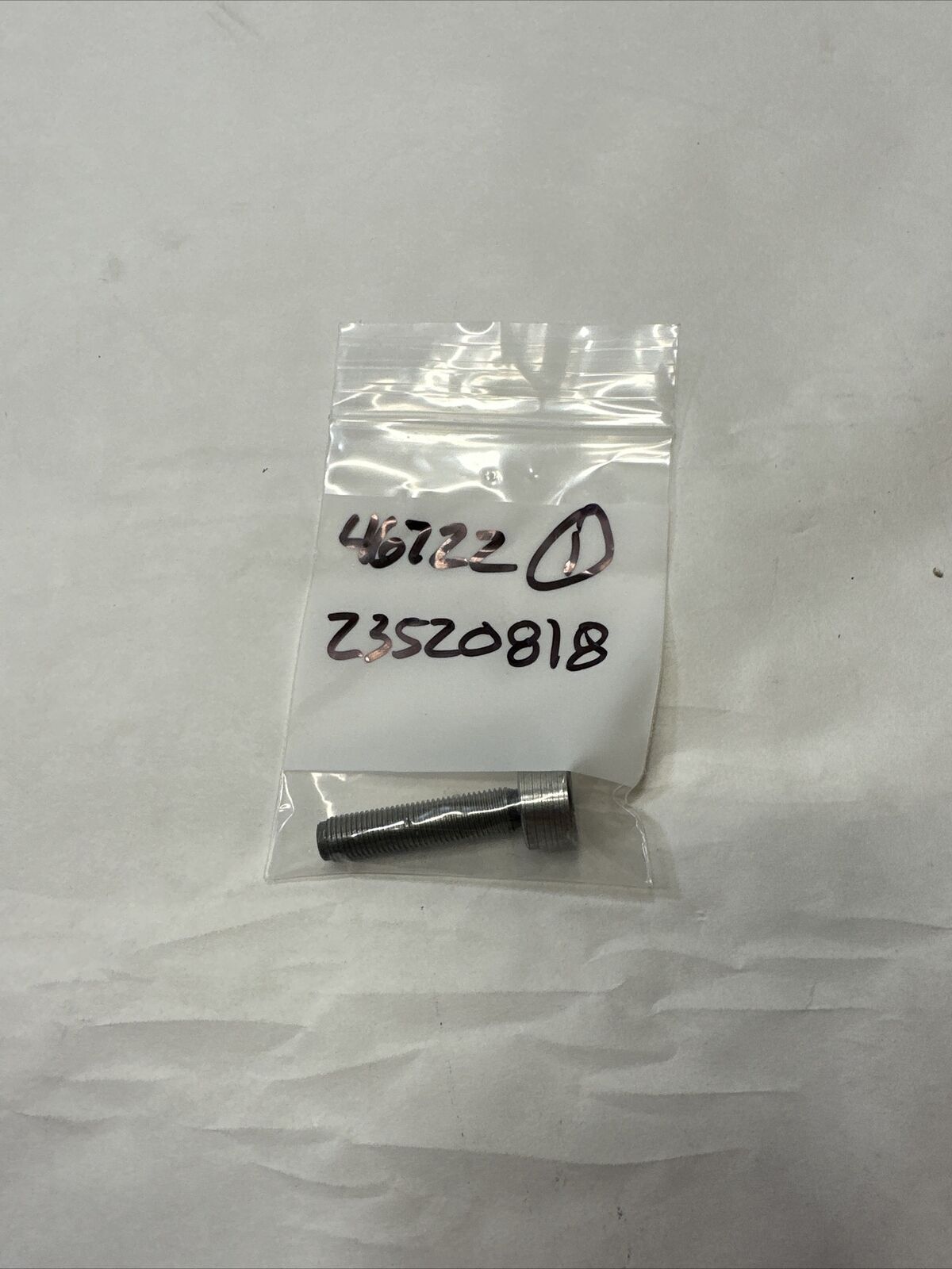 New OEM Genuine Detroit Diesel Intake Valve Adjusting Screw Assembly 23520818