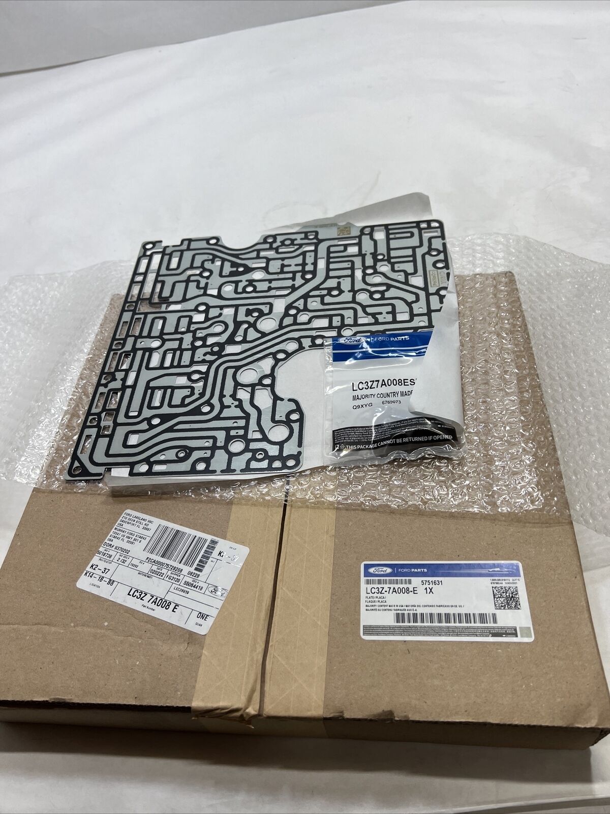 New OEM Genuine Ford Auto Transmission Valve Body Separator Plate LC3Z7A008E