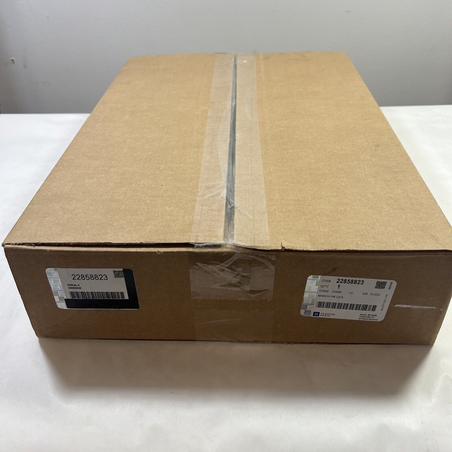 Genuine OEM GM Escalade All Weather Floor Mat Second Row 2015-2020 22858823