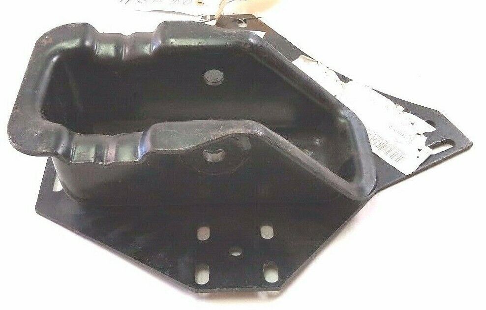 New OEM Dodge Sprinter Bracket Front Passenger Side New 2003-2006  05118688AA