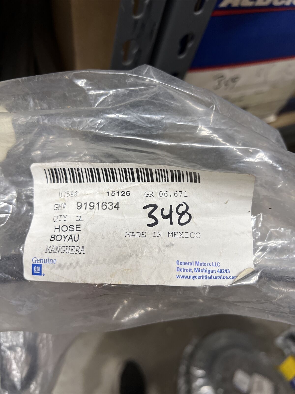 New OEM Genuine GM Saturn Hose  2000-04 9191634