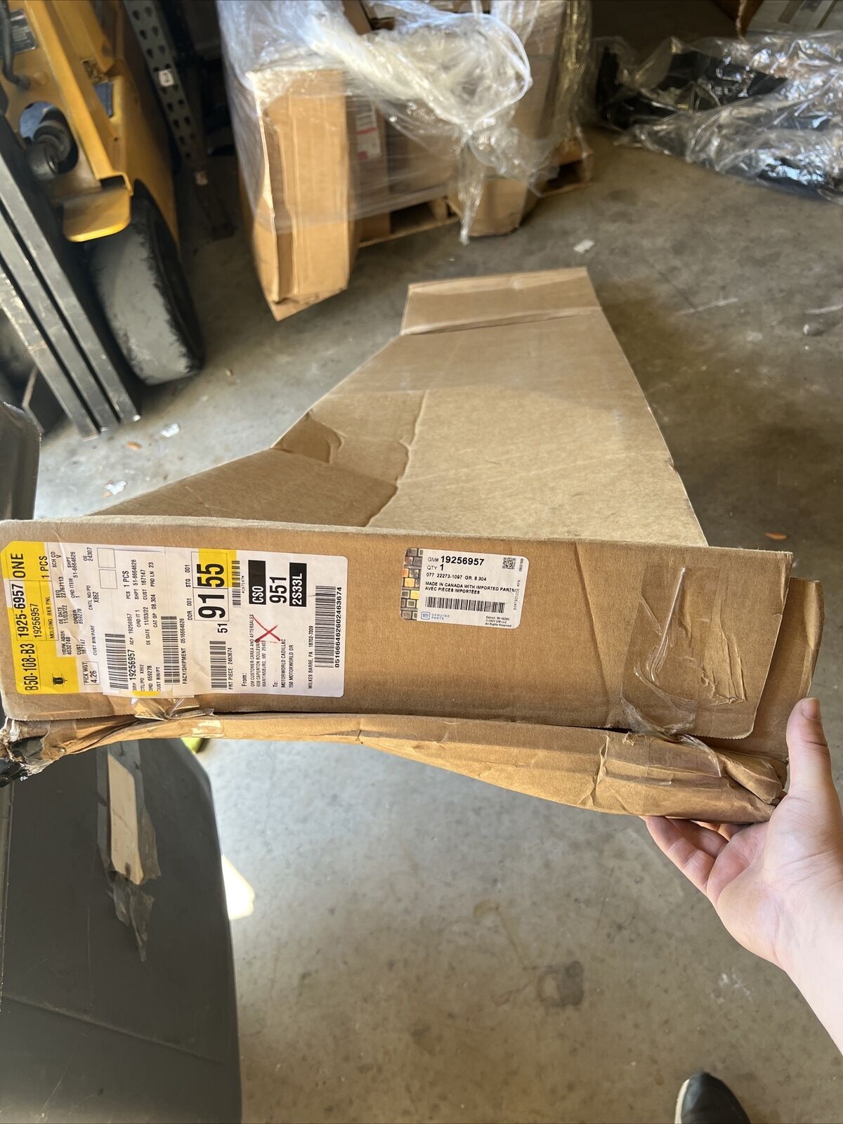 Genuine OEM GM Rocker Panel Molding Assembly 19256957